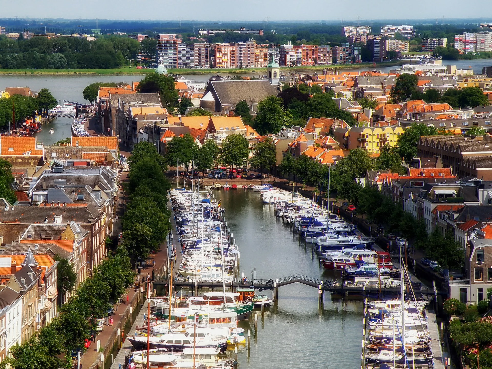Toestemming VvE vereist bij aanbrengen airco-installatie - Nederlandvve.nl